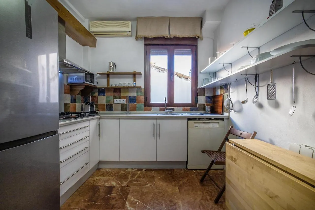 Apartamento con patio cordobés en San Basilio Córdoba
