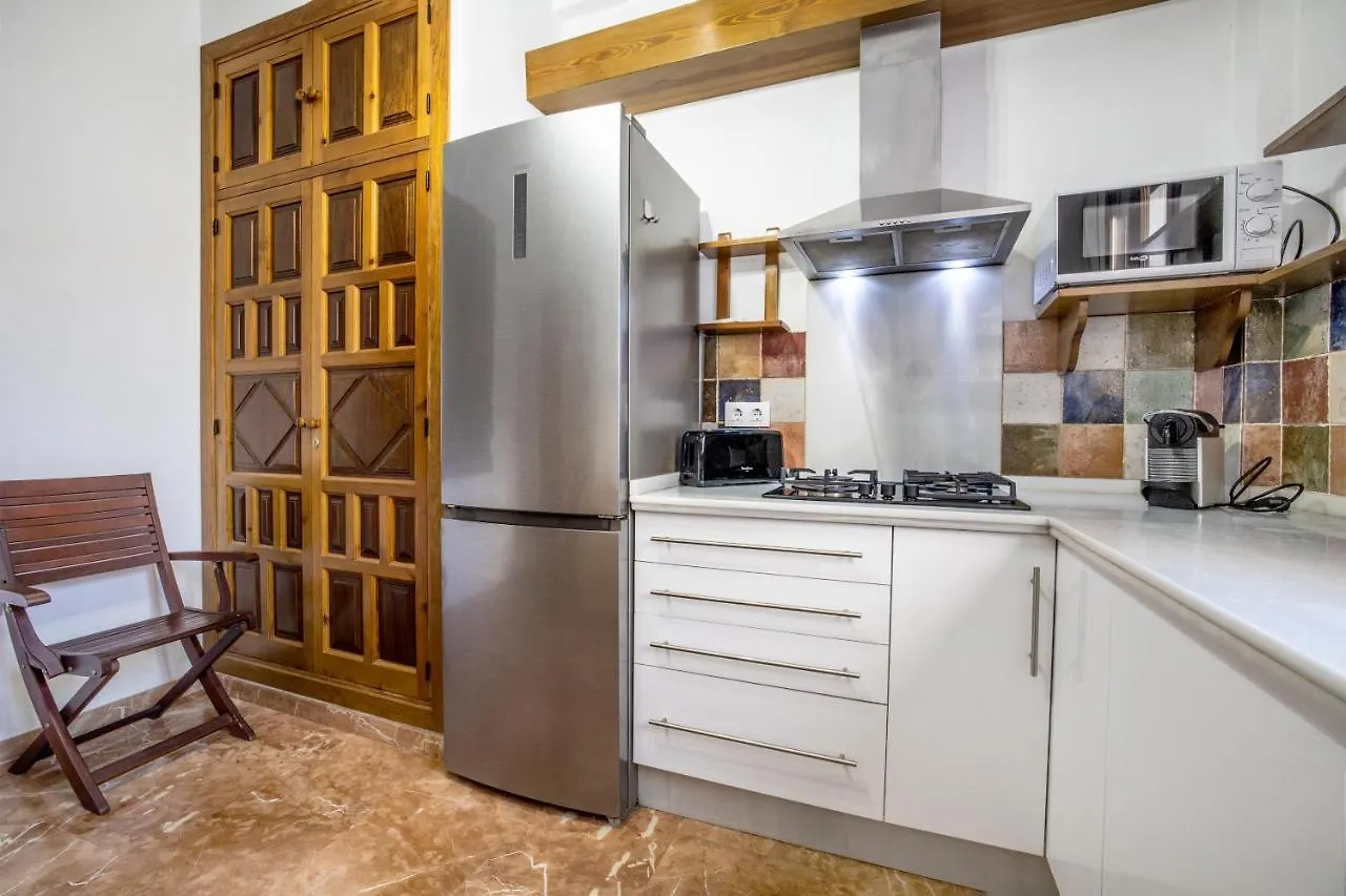 Apartamento con patio cordobés en San Basilio Córdoba España