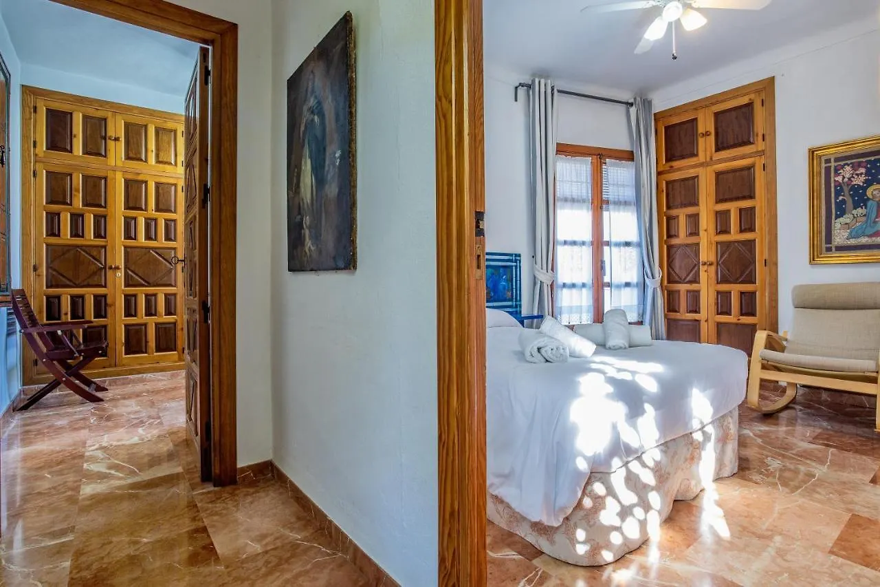 Apartamento con patio cordobés en San Basilio Córdoba